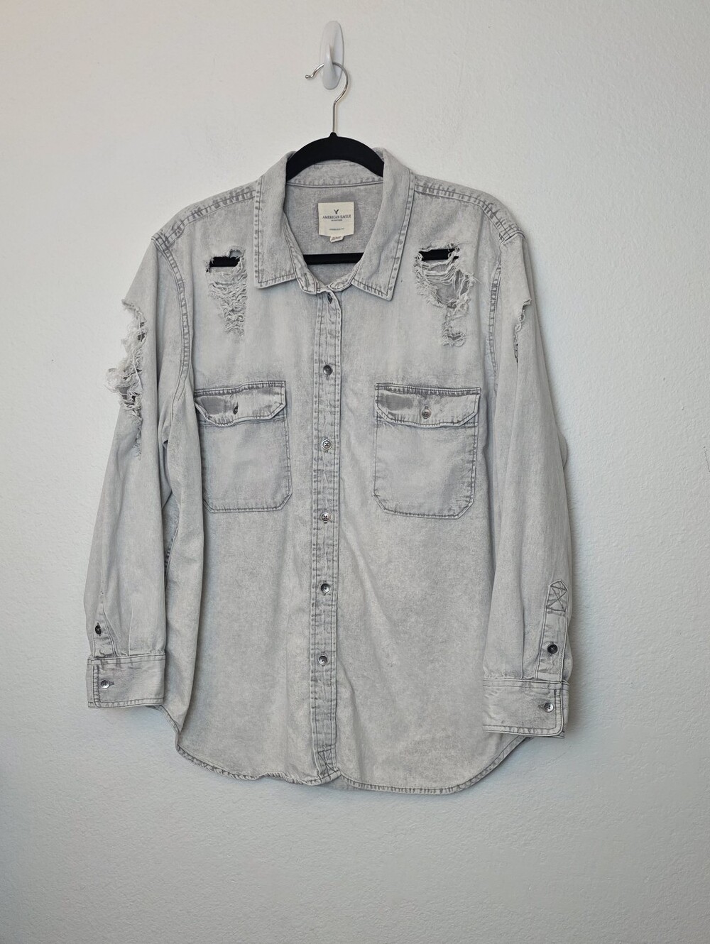 AMERICAN EAGLE Gray Denim Distressed Button Down Shirt Oversized Fit Size XL